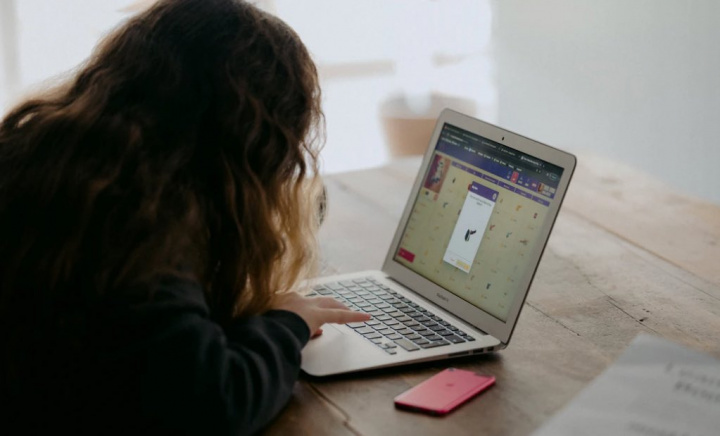 Portugal: Governo vai dar computador a 300 mil estudantes