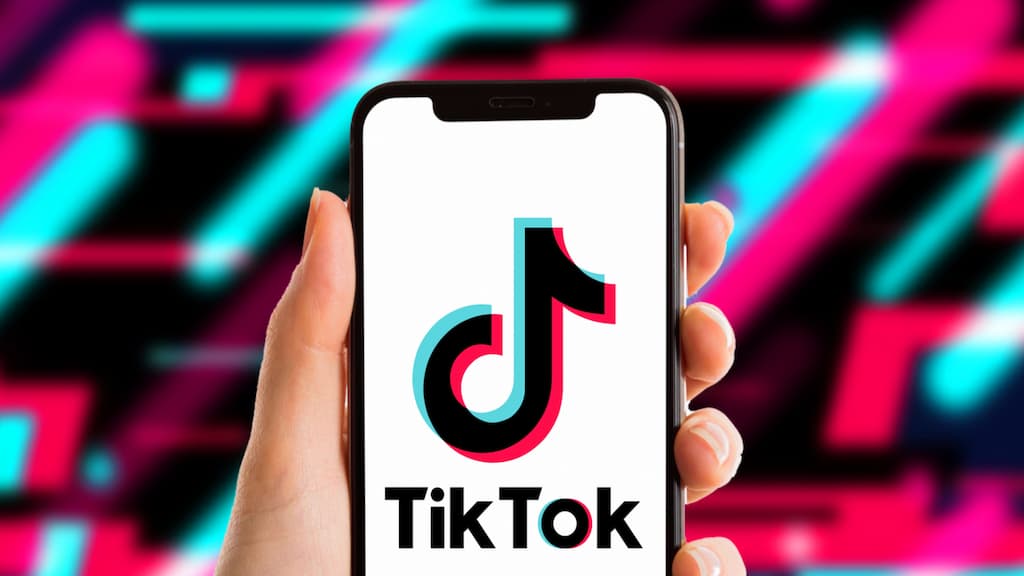 TikTok IA vídeos imagens AI Alive
