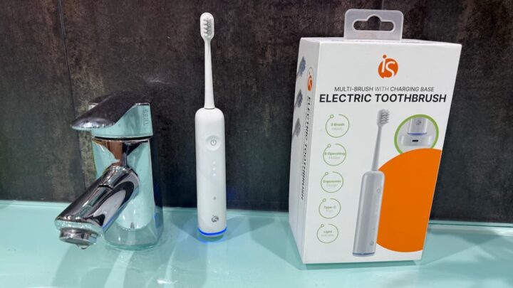 Higiene oral: já tem uma escova de dentes elétrica da iServices?